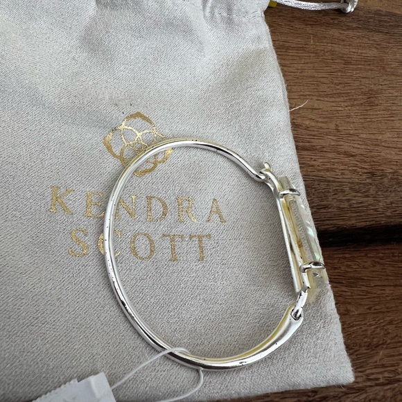NWT Kendra Scott Collins Cuff - Picture 10 of 17